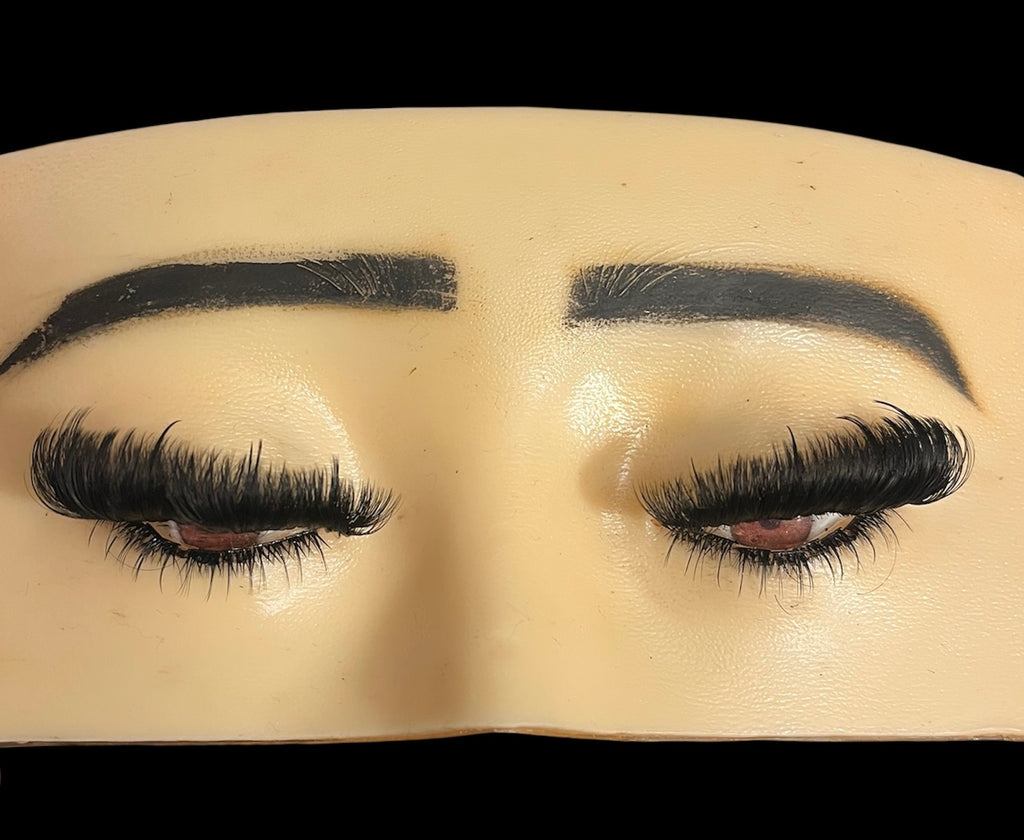 Dramatic Signature Lash (Custom)
